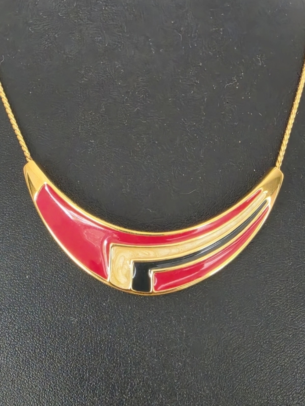 Vintage Signed Monet Red Black Cream Enamel Collar Necklace Gold Tone 16"